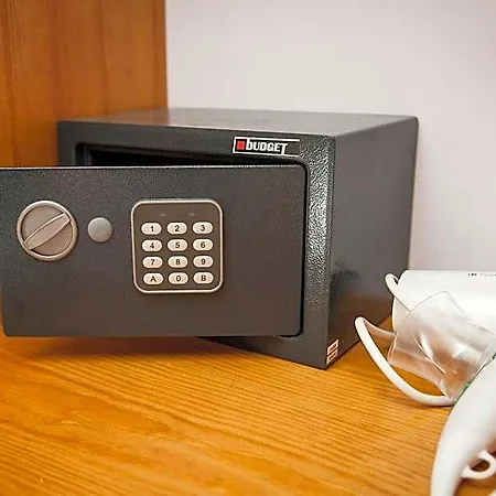 Ilios And Irene 3*